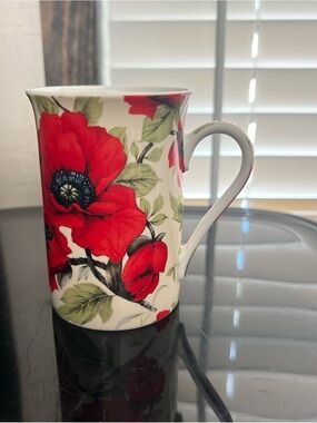 Red Poppy Porcelain Mug with Floral Print. Kent Pottery